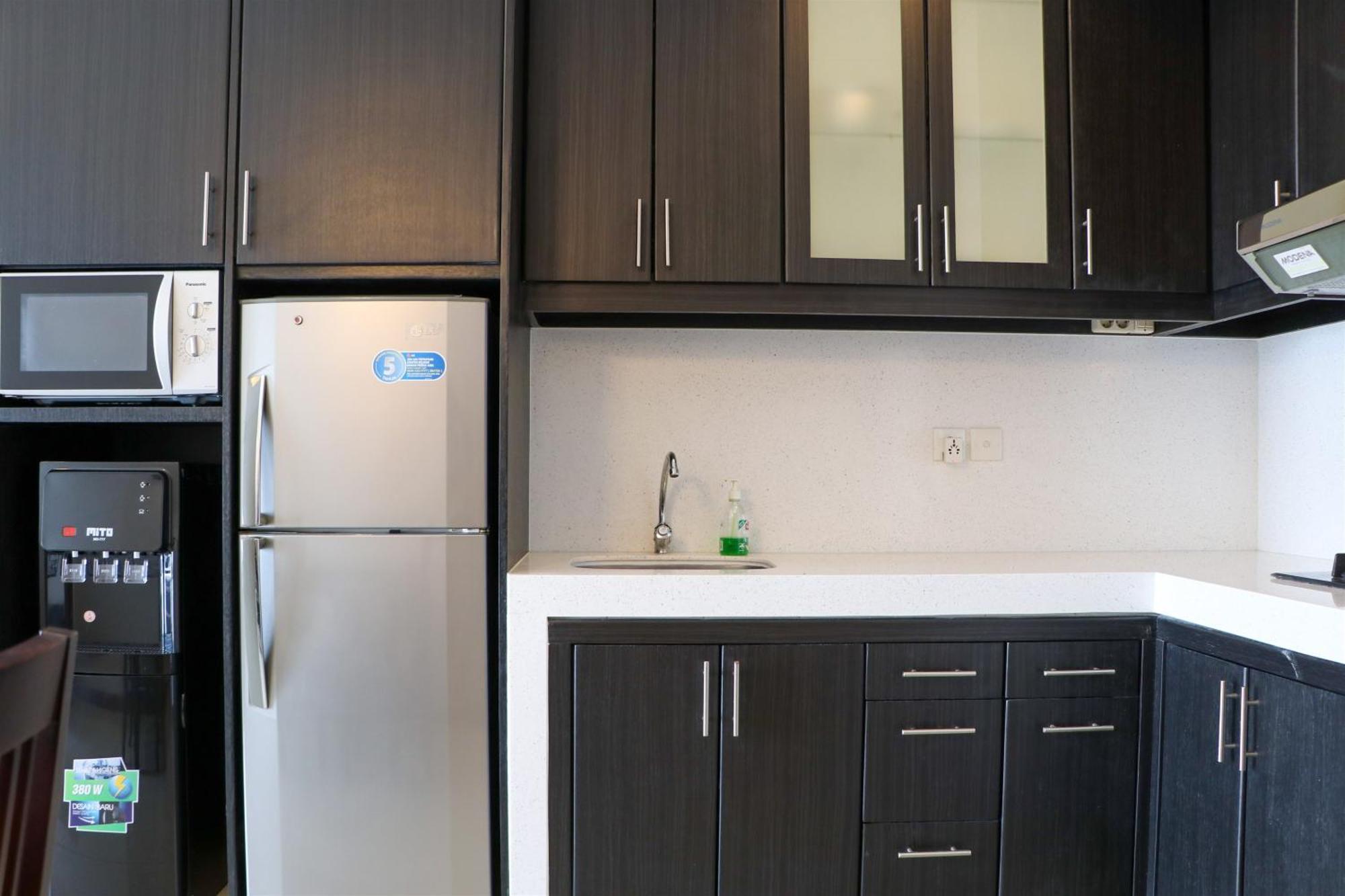 Full Furnished With Comfort Design 2br At Thamrin By Travelio Jakarta