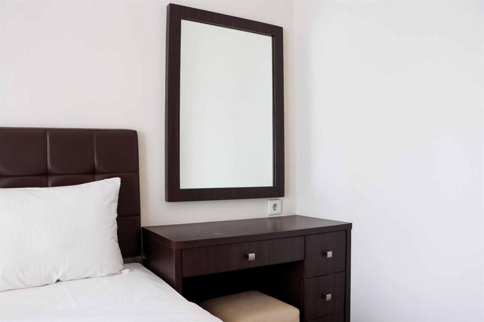 Full Furnished With Comfort Design 2br At Thamrin By Travelio Pangsapuri